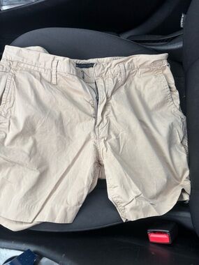 Marc Jacobs Men's Cream Flat-Front Shorts